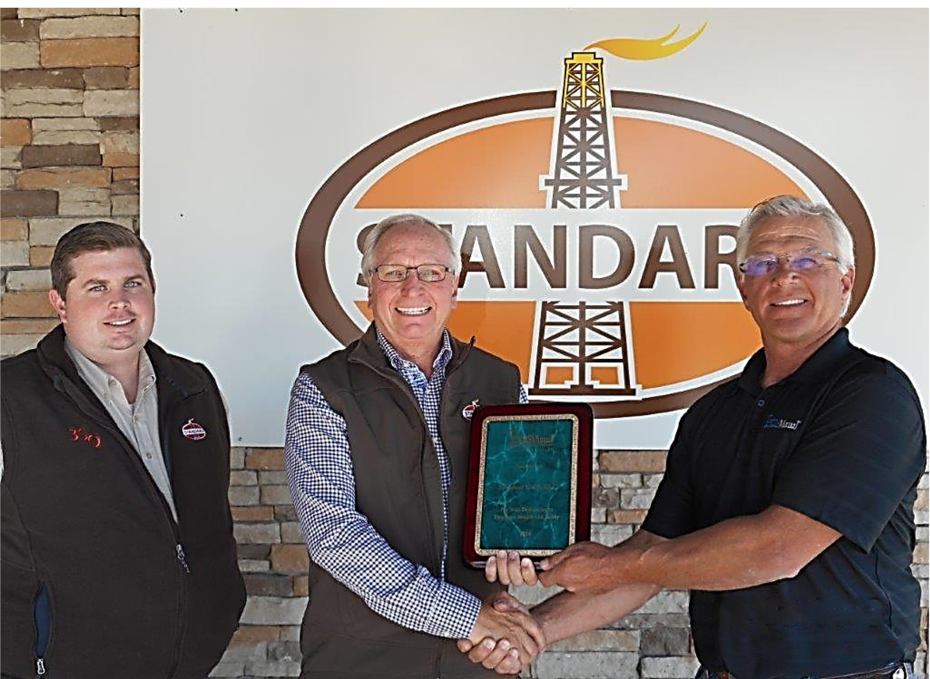 Standard Energy Services Receives Texas Mutual Safety Trophy 102